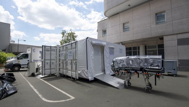 La station Elytron est mobile et déployable en trois heures. Le dispositif peut accueillir deux patients en simultané. – © Angers.Villactu.fr